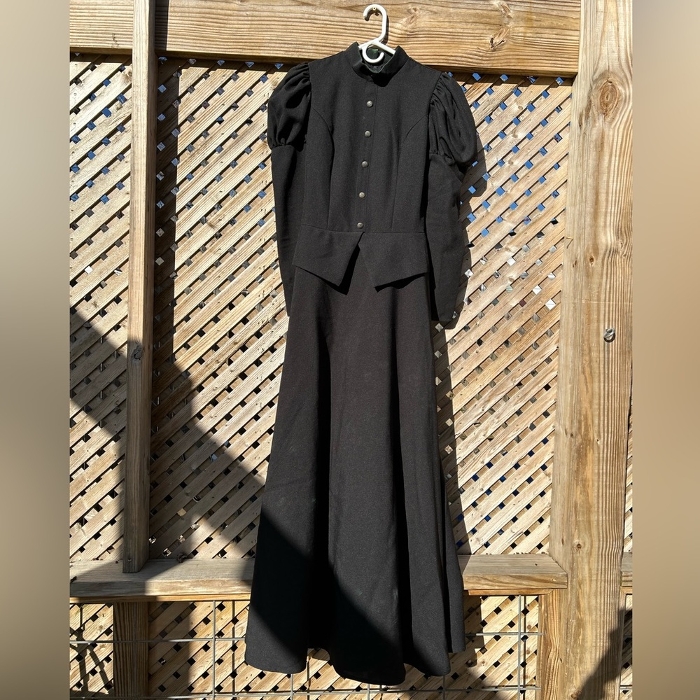 Wicked Witch Costume!! Complete with Hat, Tool Underskirt and Nail. Size S.